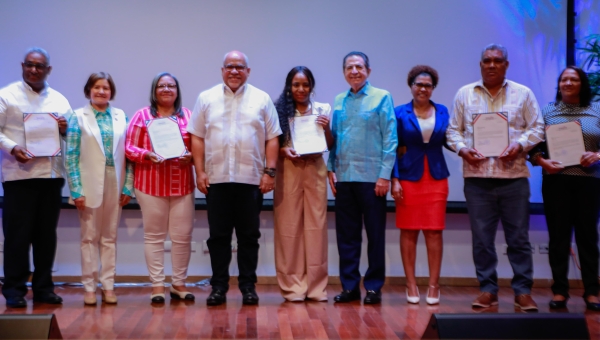 Promipyme entrega créditos por RD$62 millones beneficiando 360 microempresarios en Baní